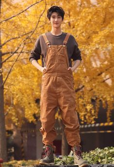 Huang Jun Jie, Farmer Outfit, Everything Is Ok, Farm Clothes, Trendy Boy Outfits, Aesthetic Outfits Men, Overalls Outfit