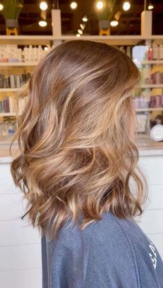 hair inspo warm honey blonde Gold Brown Hair, Ginger Brown Hair, Warm Honey Blonde, Brown Hair With Blonde Balayage, Hair Colors For Fall, Warm Blonde Highlights, Fall Blonde Hair Color, Warm Blonde Hair, Warm Brown Hair