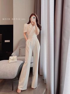 Korean Woman Suit Fashion, Korean Proffesional Outfit, Korean Event Outfit, Aesthetic Office Outfit Korean, Fancy Women Suits, Business Outfits Korean, Korean Buissnes Women Outfit, Korean Professional Outfits, Asian Elegant Outfit