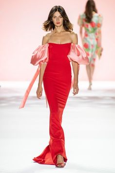 Red Dress Ideas, Badgley Mischka Bridal, 2019 Couture, Red Gowns, Couture Runway, Gowns With Sleeves, Tres Chic