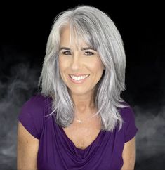 Salt And Pepper Wigs, Grey White Hair, Salt And Pepper Hair, Choppy Bob Hairstyles, Gray Hair Cuts, Grey Hair Styles For Women