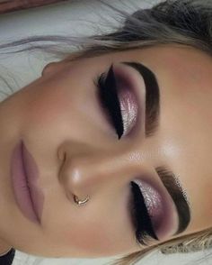 Mauve Pink Makeup, Mauve Pink Makeup Look, Mauve Eyeshadow Looks, Mauve Makeup Look, Rosa Make-up, Mauve Makeup, Make Up Designs, Eyeliner Tips, Makeup 2018