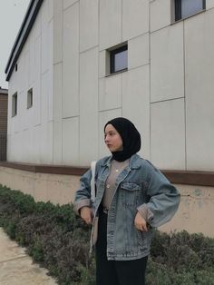 Jaket Jeans Hijab Outfit, Ootd Jaket Jeans, Summer Hijab Outfits, Pict Random, Hijab Fits, Stylish Hijab, Jean Jacket Outfits, Denim Jacket Outfit