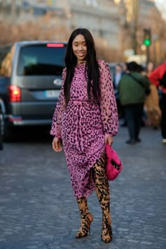 The Diverse PFW Street Style You’ve Been Waiting For | teenvogue. #streetstyle #fashion #fashioninspiration #outfit Mix Prints Outfit, Prints Outfit, Pfw Street Style, Leopard Print Fashion, Outfit Street Style, Mixed Prints, Paris Fashion Week Street Style, Teen Vogue, Fashion Week Street Style