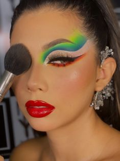 Gal Makeup, Color Full, How To Apply Makeup, Beauty Cosmetics, Maquillaje De Ojos, Fashion Makeup, Makeup Tips, Ear Cuff, Eyeliner