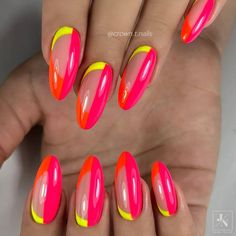 31 Bright Neon Summer Nails - Ak Pal Kitchen Easy Summer Nail Ideas, Bright Neon Nails, Neon Summer Nails, Blue Gold Nails, Neon Nail Colors, Neon Yellow Nails, Neon Summer, Neon Nail Designs, Yellow Nails Design