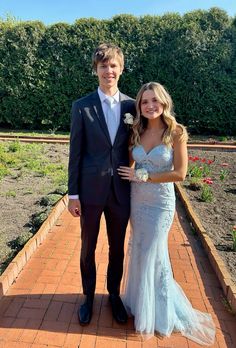 Prom- blue prom dress Blue Couple, Prom Blue, Prom Photography, Blue Prom Dress, Prom Ideas, Prom Pictures, Prom Outfits, Dance Photos