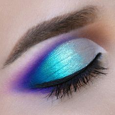 Blue Purple Gold Eye Makeup, Purple Cut Crease Eyeshadow, Turquoise Eye Makeup, Peacock Eye Makeup, Cut Crease Eyeshadow, Cut Crease Makeup, Purple Makeup