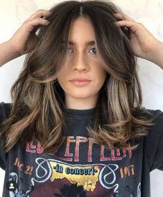 Halo Highlights, Kylie Hair, Hair Color Options, Hair Inspiration Long, Brunette Hair With Highlights, Haircuts For Medium Hair, Hair Dye Colors, Hair Inspiration Color