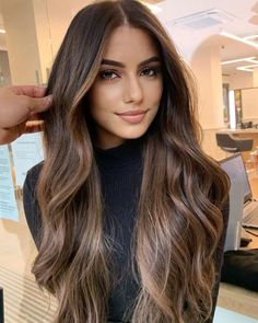 Dark Hair With Highlights, Long Brown Hair, Balayage Brunette, Brown Hair With Highlights, Long Wavy Hair, Hair Inspiration Color