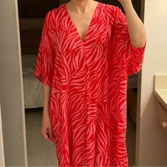 New Without Tags. Lightweight Flowy 100% Viscose Fabric. Not See-Through. High Quality Kaftan Dress From H&M. The Size Is Xs/S, But It Fits More Like A S/M. For Reference, I'm 5,6" Tall, 120 Lbs, 34b Bra Size. Tags: Caftan Resort Beach Tropical Tunic Zara Mango H&M Asos Topshop Anthropologie Express Lulus Madewell J. Crew Revolve Coverup Vacation Red V-neck Beachwear Dress, Red Printed Dresses For Beach Season, Red Printed Dress For Beach Season, Red Printed Maxi Dress For Beach Season, Red V-neck Kaftan For The Beach, Red V-neck Vacation Dress, Red V-neck Beach Dress For Spring, V-neck Red Beach Dress For Spring, Red Short Sleeve Maxi Dress For Vacation