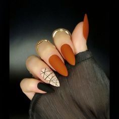 Short Pointed Nails Stilettos, Copper Nails Acrylic Coffin, October Nails Short Almond, Cute Fall Nails Almond Shape, Pumpkin On Nails Designs, Thanksgiving Nails Fall Almond, October Nails Fall Orange, Matte Pumpkin Nails, Simple Pointed Nails