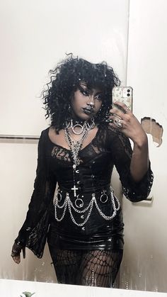 trad goth outfit inspo Poses Plus Size, Trad Goth Outfits, Goth Outfit Inspo, Traditional Goth, Goth Fits, Goth Subculture, Goth Look, Goth Women