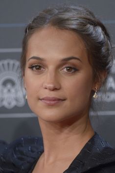 Alicia Vikander Skin Care Alicia Vikander Hair, Celebrity Faces, Penteado Cabelo Curto