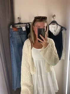 Jackets That Go With Everything, Quincy Whipple Outfits, Grand Millennial Style Clothes, Summer Switzerland Outfits, Stockholm Style Dress, Coastal Granddaughter Fall, Adrette Outfits, Look Legging, Fest Outfits