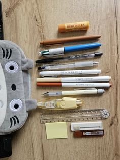 + pens ☔️🥥 What's In My Pencil Case, In My Pencil Case, Pencil Case Aesthetic, My Pencil Case, School Suplies, Creative School Project Ideas