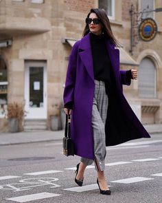 Purple Coat Outfit, Purple Blazer Outfit, Purple Top Outfit, Purple Fashion Outfit, Fall Outfit Ideas For Women, Chic Fall Outfit, Outfit Inspiration Women, Purple Coat, Chic Fall Outfits