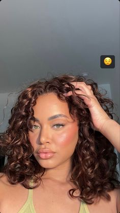 Cinnamon Hair Color Curly, Brown Hair Colors On Curly Hair, Auburn Hair Color Curly Curls, Dark Auburn Hair Color Curly, Auburn Brown Hair Curly, Curly Brown Copper Hair, Light Brown Copper Curly Hair, Curly Hair Color Ideas Brown, Curly Chestnut Hair