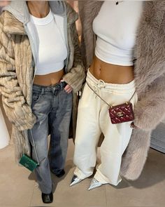 Fur Coat Outfits, Winter Lookbook, Fashion Mood Board, Fall Fits, Winter Fits, Fur Coats, Coat Outfits, Going Out Outfits, Casual Style Outfits