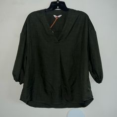 Weatherproof - Size Xl Womans Olive Green 3/4 Sleeve V Neck Oversized Slub Chambray Top Nwt - New With Tags Oversized Green Tops With 3/4 Sleeves, Chambray Top, Chambray, Olive Green, Top Blouse, Blouses, Womens Tops, V Neck, Tags