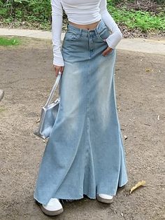 Vintage Distressed Mermaid Denim Skirt Personalized Jeans, Jean Skirt Outfits, Streetwear Denim, Jeans Streetwear, Modesty Outfits, Denim Skirt Outfits, Long Skirt Outfits, Maxi Skirt Outfits, Streetwear Mode