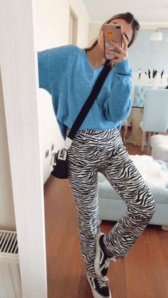 Posh Clothing, Zebra Pant, Capsule Wardrobe Women, Clothing Hacks, Preppy Outfits, Outfits Casuales, Zebra Print, Colorful Fashion, Daily Outfits