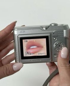 Jessica Rose, Lip Oil, Aesthetic Photo, Sabrina Carpenter, Maquillaje De Ojos, Camera Photo, Girly Things, Dream Life