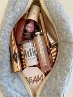 What To Put In Makeup Bag, Aesthetic Makeup Bags, Makeup And Skincare Aesthetic, Clean Girl Makeup Products, Expensive Makeup Products, Best Makeup Bag, Aesthetic Makeup Products, Makeup Products Aesthetic, Cosmetics Aesthetic