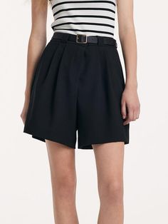 Black Loose A-Line Shorts With Belt High Waist Business Casual Shorts For Summer, Chic Business Casual Shorts, Business Casual Shorts With Belt Loops For Spring, Black Relaxed Fit Pleated Skirt, Black High-waisted Belted Shorts, Black Belted High-waisted Shorts, Casual Workwear Shorts With Belt Loops, Belted Black Shorts, Chic Black Belted Shorts