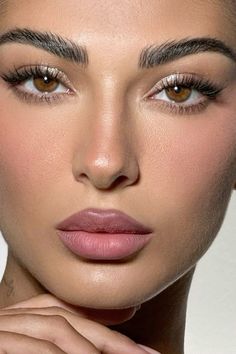 Nude lipstick, glitter eyeshadow, lashlift, brow lamination Medium Medium Contrast Makeup, Low Contrast Makeup Looks, Medium Contrast Makeup Looks, Dramatic Classic Makeup, Cool Undertones Makeup, Medium Contrast Makeup, Bridal Smokey Eye, Cool Tone Makeup, Maquillage On Fleek