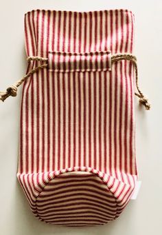 Pochette Diy, Diy Bags Patterns, Costura Diy, Insulated Bags, Ticking Stripe, Fabric Bags, Bagels