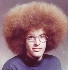 frizz daze Afro Pictures, 80s Haircuts, White Afro, Funny Hair, Big Afro, Yearbook Pictures, Yearbook Photos, Kids Hair Cuts, Pictures Funny