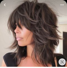 Pixie Medium Haircut, Messy Shag Hairstyles Medium, Messy Layered Hair, Coupe Shag, Hairstyles Shag, Flippy Hairstyles, Haircut Shag, Spiky Haircut, Shaggy Cut