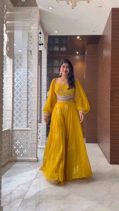 Haldi Dress Ideas, Haldi Wear, Haldi Dress, Haldi Outfits, Haldi Outfit, Function Dresses, Trendy Outfits Indian, Lehenga Designs Simple, Palazzo Suit