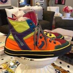 These Are Sooo Cool And In Excellent Vintage Condition! Unisex Mens 8 And Womens Size 9.5 Converse Pink, Shoes Vintage, Converse High, Converse High Tops, Womens Converse, Vintage Shoes, Converse Shoes, Orange Pink, Pink Orange