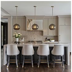 Dining Area Decor, Apartment Deco, Lake House Kitchen, House Roof Design, Country Kitchen Designs