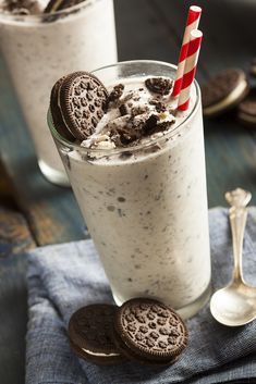 Vanilla Milkshake Recipe, Milkshake Recipe Easy, Oreo Shake, Milkshake Recipe, Vanilla Milkshake, Oreo Recipes, Chocolate Shake, Chocolate Milkshake