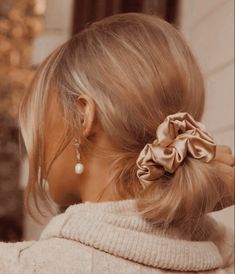 Foto Tips, Scene Hair, Nice Cream, Silk Hair, Trending Hairstyles, Aesthetic Hair, Scrunchie Hairstyles, Beach Waves, About Hair