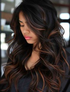 44 Stunning Summer Hair Color Ideas for Brunettes That Will Turn Heads Brunette Roots, Summer Hair Color Ideas, Dark Brunette Hair, Blonde Tips, Rich Brunette, Brown Hair Inspo, Hair Color Streaks, Dark Hair With Highlights, Caramel Highlights