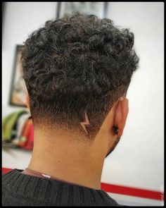 Taper Fade Designs Men Back, Taper Design Haircut For Men, Trait Taper, Hair Designs For Men Lines, Haircut Designs For Men Lines, Taper Fade Designs Men, Taper Fade With Design, Back Taper Design Haircut, Taper Fade Design