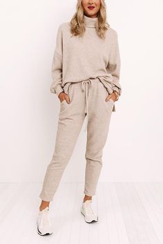 Lazy Comfy Outfits, Comfy Outfits For School, Winter Lounge Wear, Comfy Outfits Lazy, Comfy Outfit Ideas, Winter Lounge, Winter Loungewear, Chic Loungewear