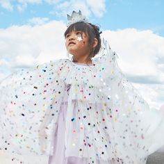 If you're looking for a kids cape, kids crown and a fairy wand you'll love our special set. Tulle Pompoms, Meri Meri Party, Wizard Costume, Tulle Cape, Cape Costume, Party Girlande, Star Wand, Capes For Kids, Fairy Wands