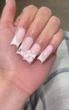 Simple Nail Ideas With Rhinestones, Short Acrylic French Tip Nails With Initials, Nails No French Tips, Letter C Nails, Nail Inspo With Bow, Simple Nail Inspo Square, Nails Acrylic Summer 2024, Nails With M Initial, Summer Nails Medium