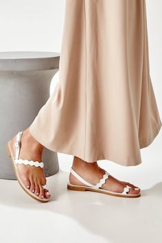 Minimalist Character, Laces Design, Unique Sandals, Pants To Shorts, White Sandal, Women Flat Sandals, Toe Ring Sandals, Minimalist Summer, Leather Sandals Handmade