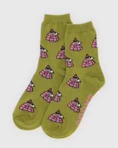 Crew Sock : Snoopy - Baggu Gen Z Gifts, Snoopy Socks, Snoopy Things, Cutesy Clothes, Embroidery Socks, Fall Socks, Chevron Jewelry, Silly Socks, Wallpaper Stores