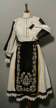 Romanian Clothing, Ukrainian Clothing, Rare Features, Folk Clothing, Medieval Clothing, Costume Collection