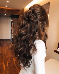 Bridal Chignon, Rambut Brunette, Bridesmaid Hair Medium Length, Wedding Hair Half, Wedding Hairstyles Tutorial, Best Wedding Hairstyles, Wedding Hair Ideas, Wedding Hair Styles, Long Hair Wedding Styles