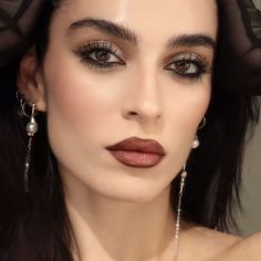 Mid Contrast Makeup, Edgy Bridal Makeup, Black Waterline Makeup, Rustic Makeup, Vamp Makeup, Bombshell Makeup