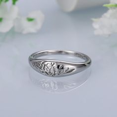 925 Silver Plated Flower Carved Unique Vintage Rings For Women, L027 Metal: 925 Sterling Silver Plated High Quality Material Hand Crafted With Love And Care 100 % Lead And Nickel Free Will Not Tarnish Or Fade Perfect For Gift, Holiday, Christmas, Birthday, Vacation, Mother's Day, Valentine's Day, Wedding, Engagement , Bridal, Promise, Anniversary, Party Please Feel Free To Message Me If You Have Any Questions. Thank You For Shopping With Us! Unique Vintage Rings, Luxury Wedding Rings, Unique Rings Vintage, Birthday Vacation, Flower Carving, Luxury Rings, Flower Plates, Anniversary Party, Size 10 Rings