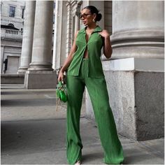 New With Tags Top And Pants Size Small Top And Pants Size Medium Questions? Leave A Comment Below! Woman Office, Sleeveless Button Down Shirt, Wrap Dress Short, Bow Skirt, Pleat Top, Green Outfit, Palm Print, Elegant Shirt, Sleeveless Shirt